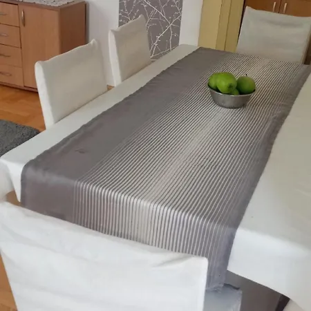 Gana Altina , Free Parking * 베오그라드