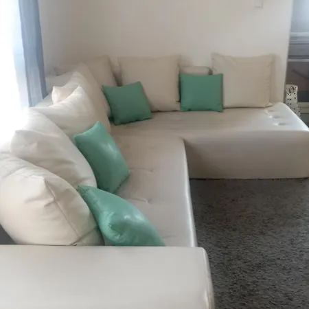 Gana Altina , Free Parking Apartment