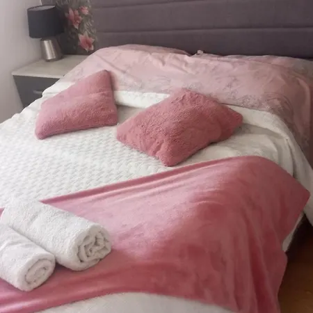 Gana Altina , Free Parking Belgrad