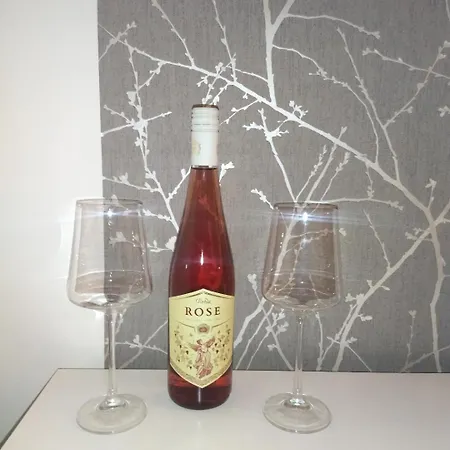 Gana Altina , Free Parking