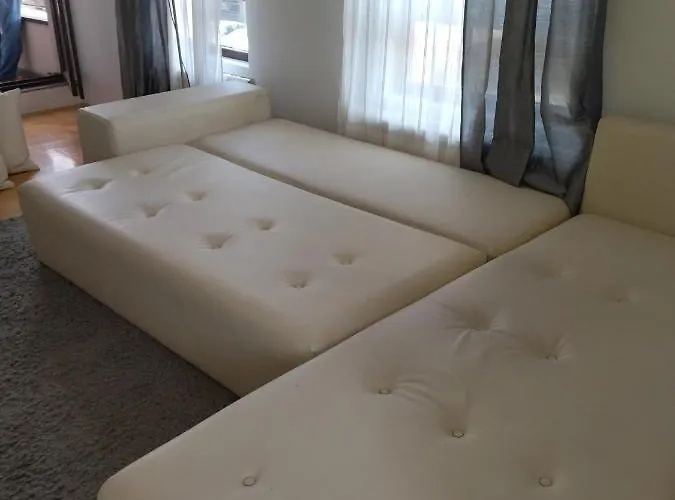 Gana Altina , Free Parking * Βελιγράδι