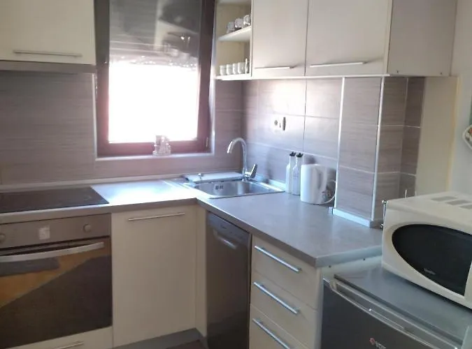 Gana Altina , Free Parking Διαμέρισμα *