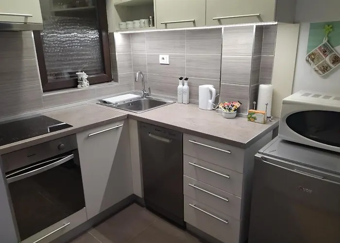 Gana Altina , Free Parking Διαμέρισμα Βελιγράδι