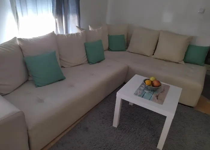 Gana Altina , Free Parking Διαμέρισμα *