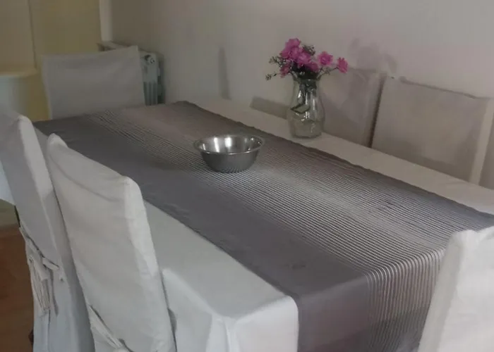 Gana Altina , Free Parking