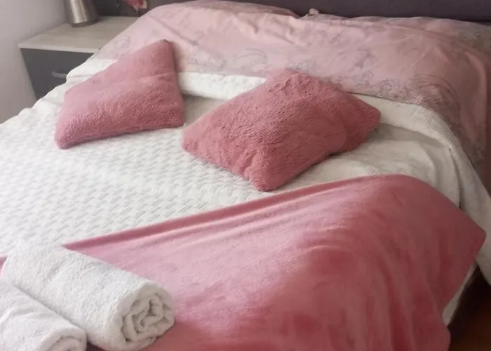 Gana Altina , Free Parking Βελιγράδι