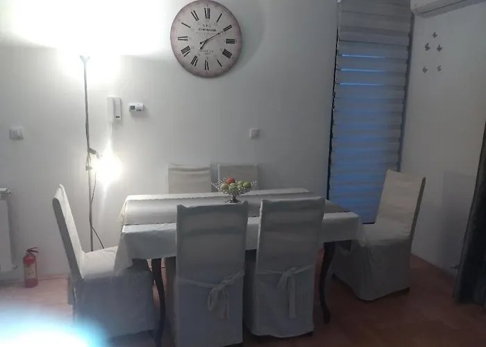 Διαμέρισμα Gana Altina , Free Parking